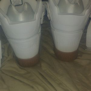 Patrick Ewing 33s high